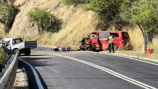 Choque frontal dejó un fallecido y 15 lesionados en Coltauco