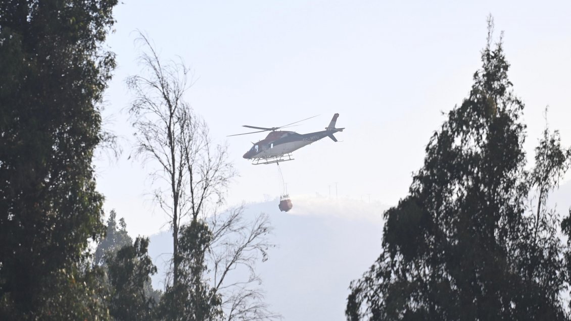 Persona resultó con mitad de su cuerpo quemado por incendio forestal en Valparaíso