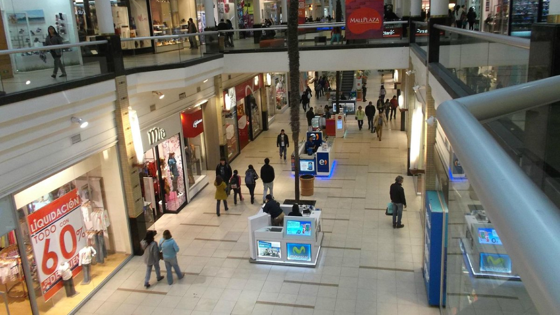 Comercio prevé pérdidas por 7.700 millones debido al feriado del plebiscito