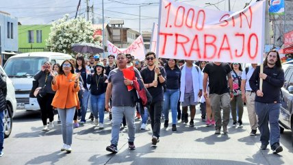   Trabajadores mineros protestan en frontis de la Delegación Presidencial de Tarapacá 