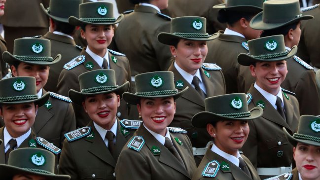 Con mayoría femenina: Egresaron 389 carabineros este 2023