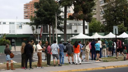  Plebiscito: Comisarías registran extensas filas para poder excusarse de votar  