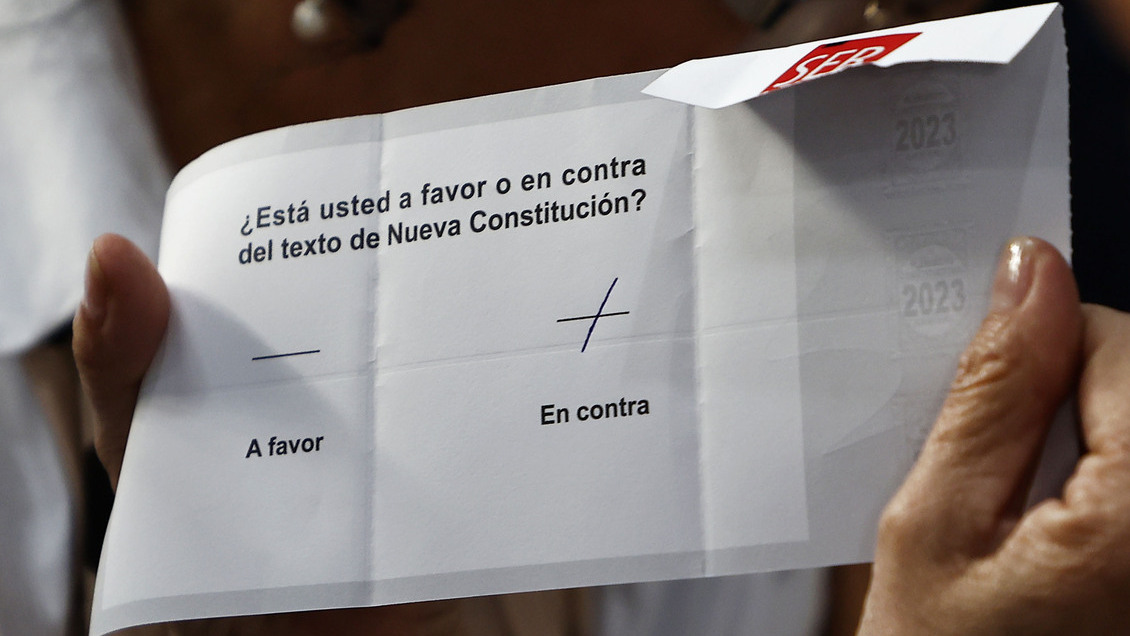 Triunfo del En Contra disminuye incertidumbre en el corto plazo, estiman economistas