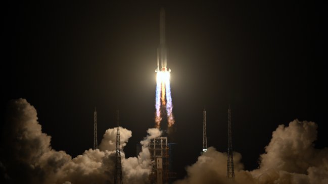 Cohete Gran Marcha-5 marca referencia de altura para vehículos lanzadores en China