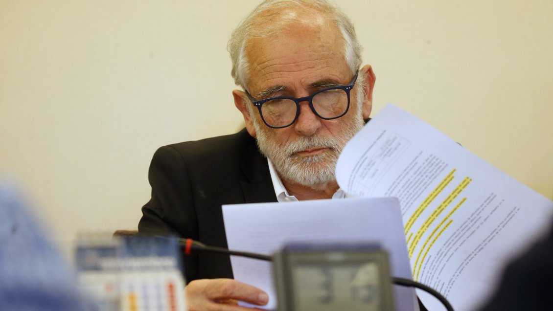 Mayoría opositora formará comisión revisora de la acusación constitucional contra Montes