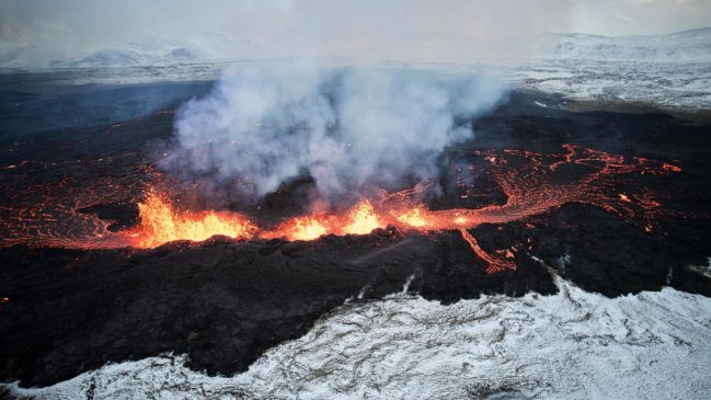   Erupción del volcán en Islandia sigue disminuyendo 