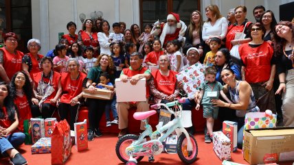  Más de 12 mil niños recibirán regalos de Navidad gracias a campaña de CorreosChile  