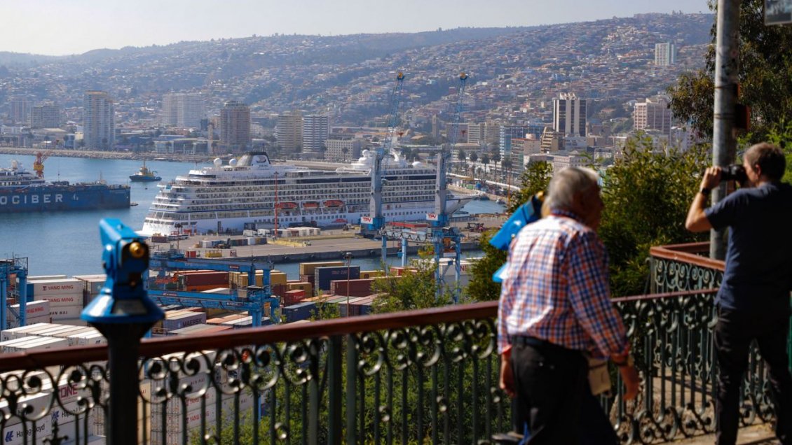 Viña del Mar y Valparaíso refuerzan seguridad por llegada de tres cruceros