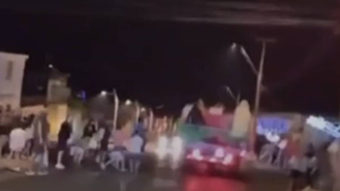 Conductor ebrio atropelló a seis niños en medio de una caravana navideña