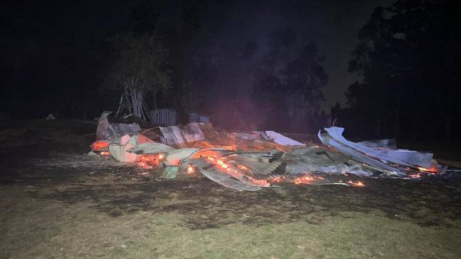 Iglesia y sede vecinal fueron incendiadas en Contulmo