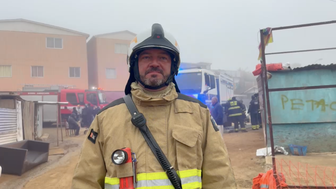 Dos casas destruidas por incendio en Playa Ancha