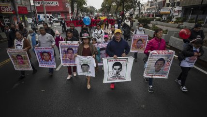  México: Familias de Ayotzinapa exigieron justicia en caminata a la Basílica de Guadalupe  