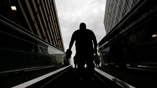 Cesantía llegó a 8,7%: tuvo alza de 0,8 puntos en 12 meses