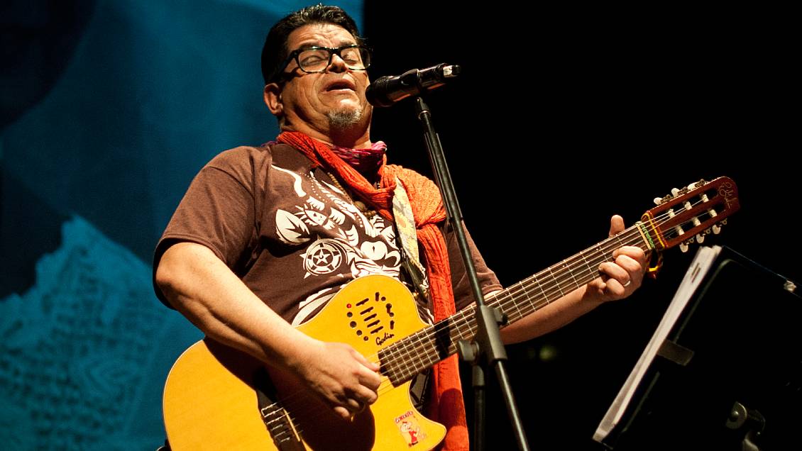 Joe Vasconcellos apunta al género urbano: 