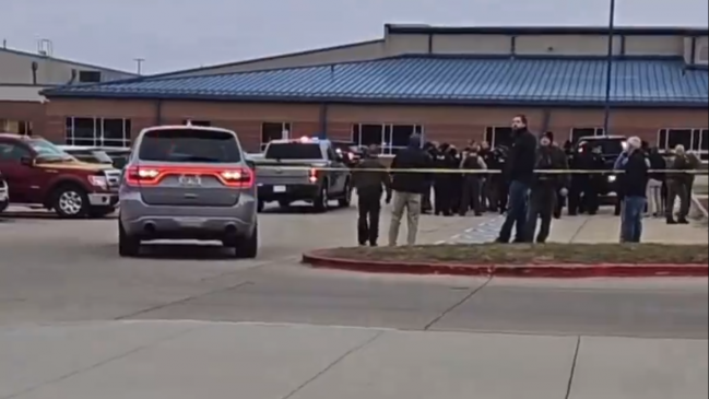 Reportan tiroteo en una escuela de Iowa, en Estados Unidos