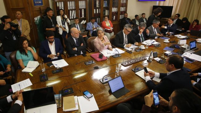   Diputados del oficialismo insisten para que reforma previsional se vote en enero 