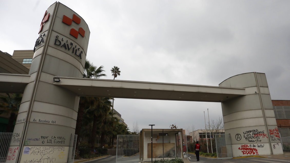 Nuevo homicidio: Joven de 22 años fue apuñalado frente a la Clínica Dávila en Recoleta