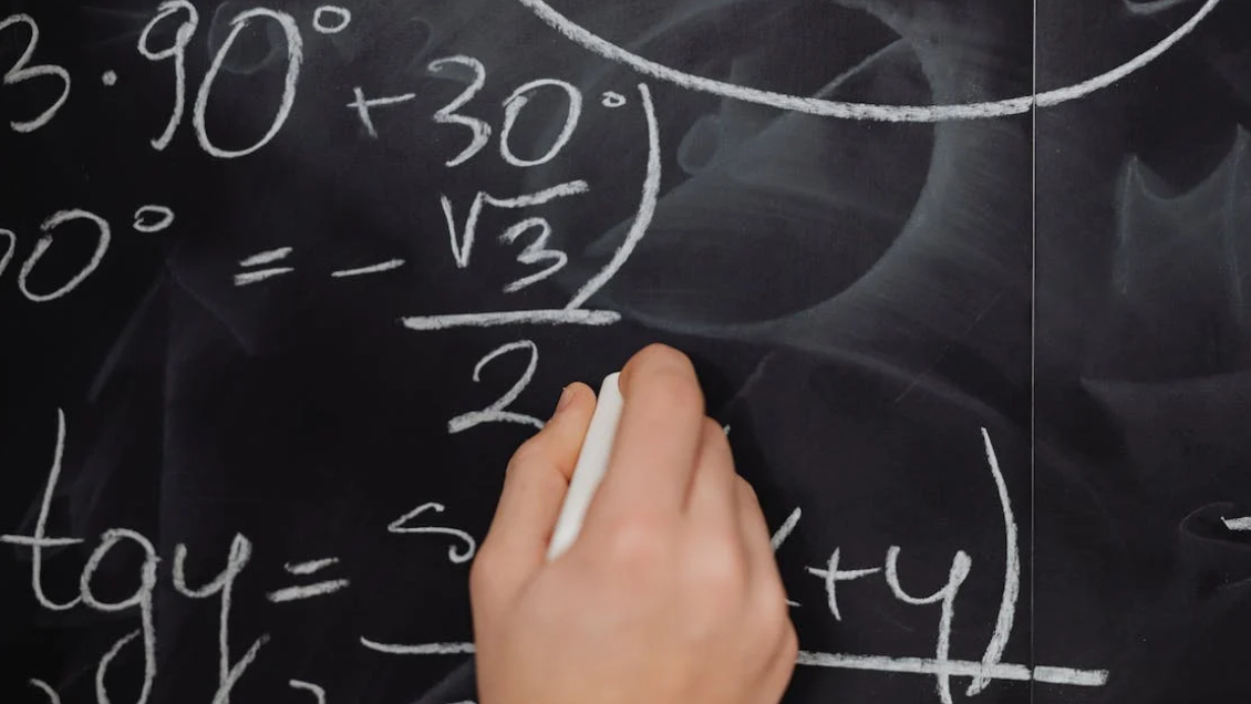 Directora del Demre: Es aberrante que la PAES sea usada para ranking de colegios