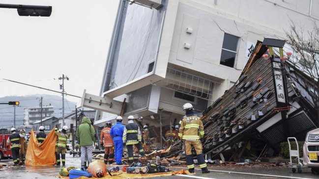 Muertos por terremoto en Japón suben a 92 y desaparecidos a 242
