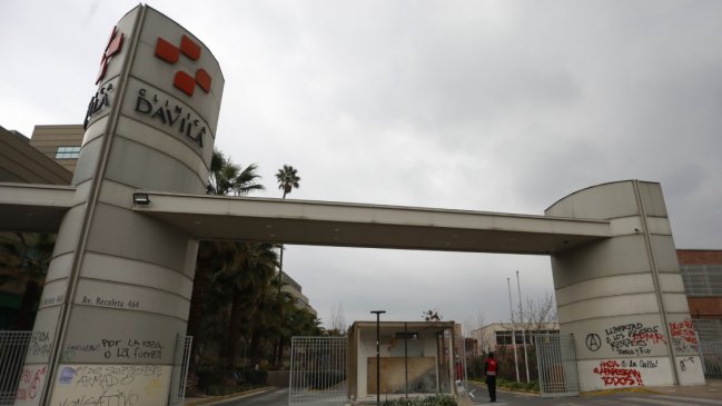 Nuevo homicidio: Joven de 22 años fue apuñalado frente a la Clínica Dávila en Recoleta