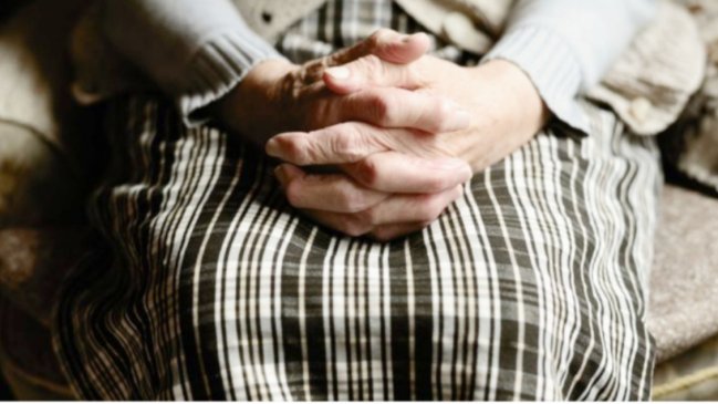 Adulta mayor de 102 años podría ir a la cárcel por no votar en Plebiscito: Padece Alzheimer