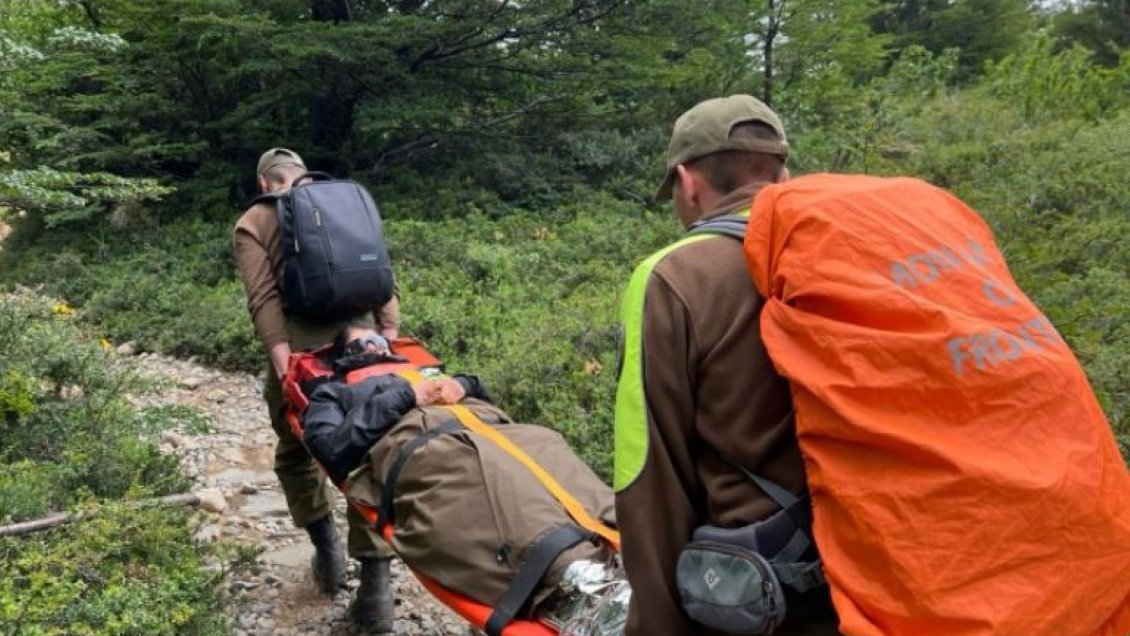 Carabineros debió socorrer a turista estadounidense accidentada en Torres del Paine