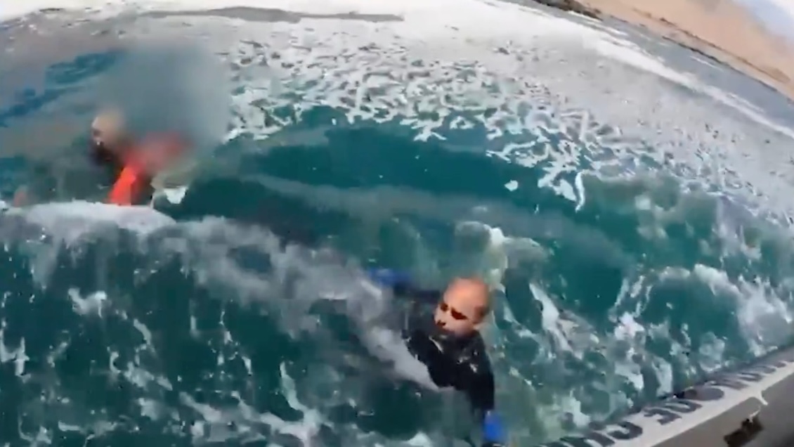 Armada rescató con vida a hombre que se ahogaba en la Playa Lobito