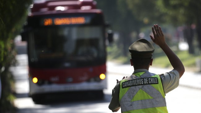 Delincuentes armados asaltaron a pasajeros de micro en San Joaquín