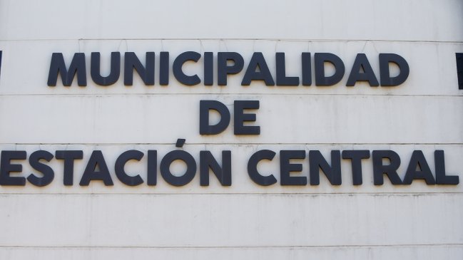 Incautan 25 carros de comida y comercio ambulante en Estación Central