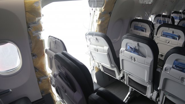   United y Alaska Airlines hallaron tornillos sueltos en aviones Boeing 737 Max 9 