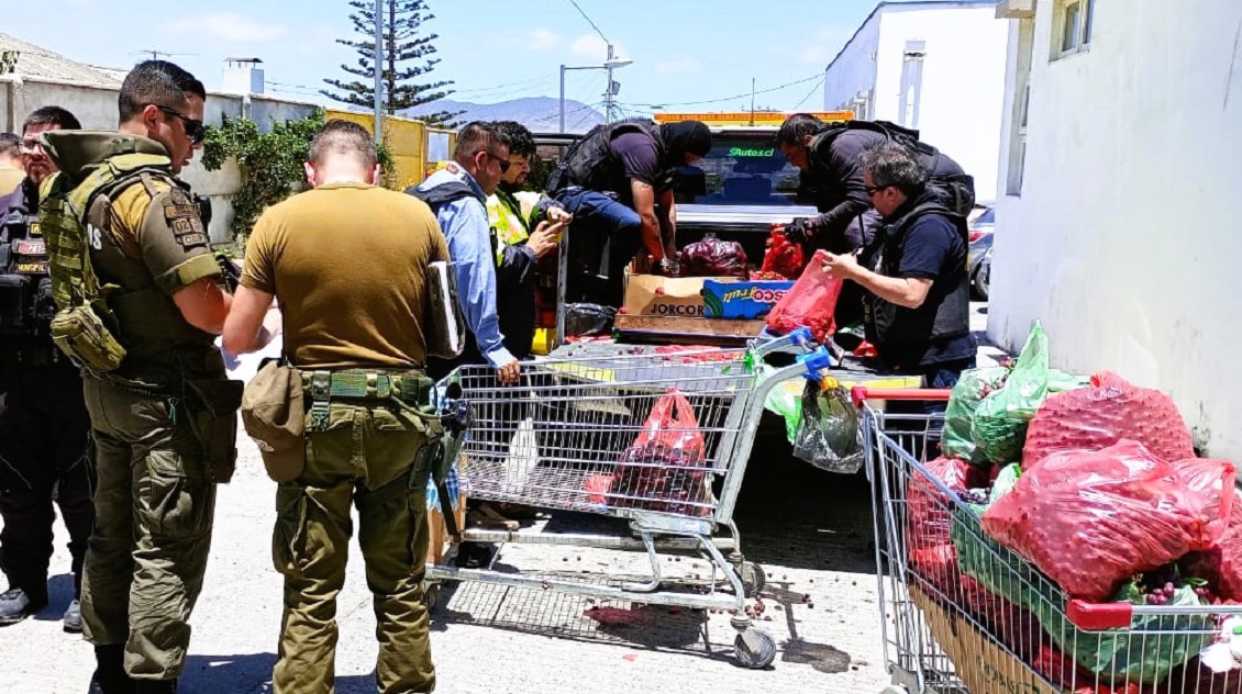 Dos personas detenidas y 200 kilos de fruta incautados en el centro de Coquimbo