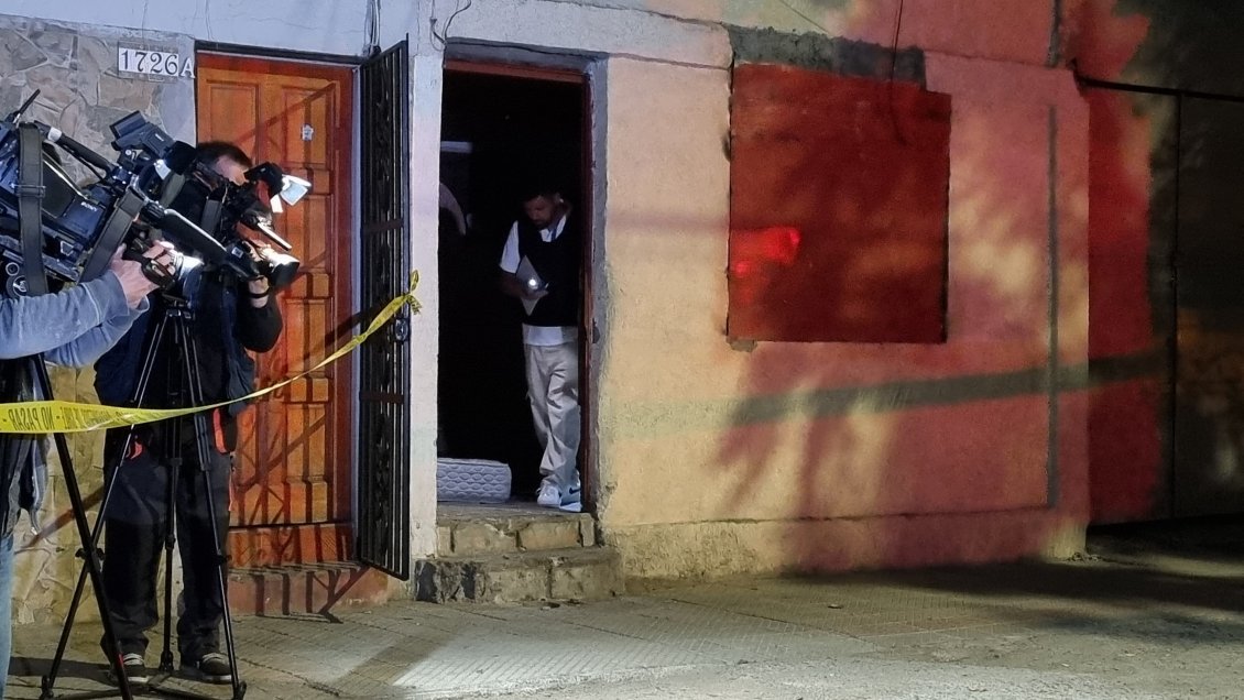 Hombre de 54 años fue asesinado en su domicilio en Santiago