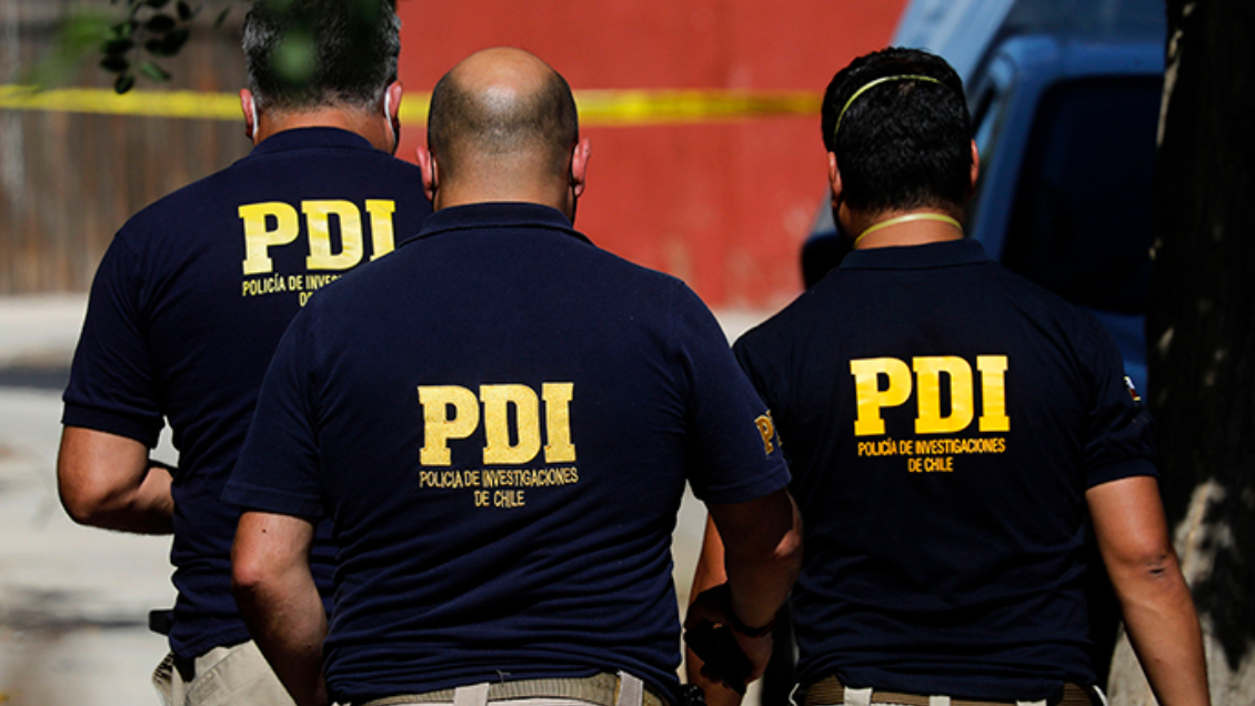 Auto robado chocó a patrulla en plena persecución frente al Sótero del Río: hubo disparos y cuatro detenidos