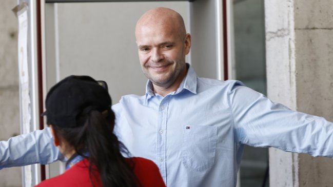 Juez también rechazó prisión preventiva para mano derecha de Cathy Barriga