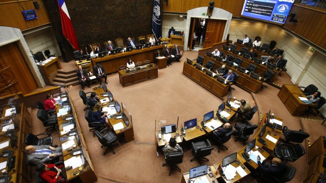  Senadores presentan reforma para regular reajuste salarial de altas autoridades  