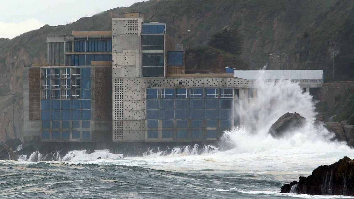 Minvu ordenó demolición del Hotel Punta Piqueros en Concón