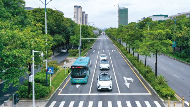 China Hoy: Manos fuera del volante