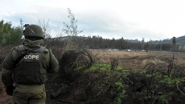 Sujetos armados incendiaron maquinaria y vehículos forestales en Río Negro