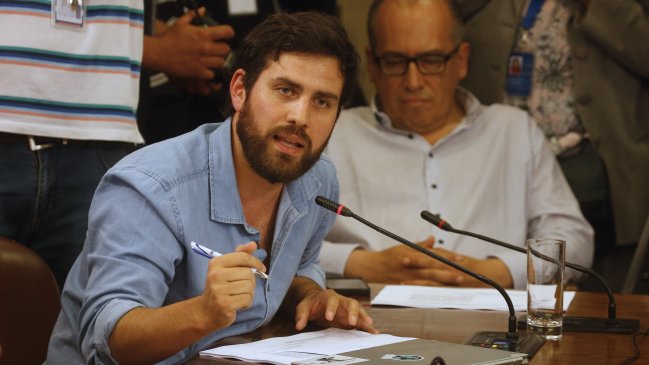 PS insiste en críticas a Ibáñez: Fue imprudente, estuvo a punto de echar por la borda el proyecto