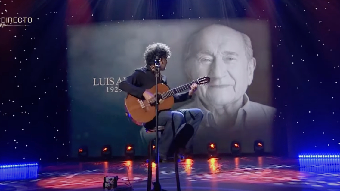 Manuel García hizo emotivo In Memoriam en los Premios Caleuche 2024