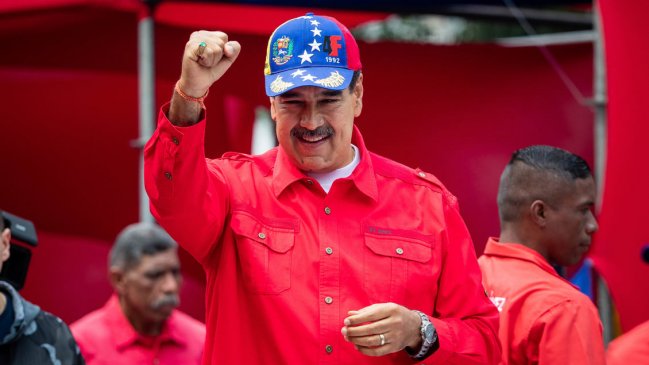  Nicolás Maduro ofrece ayuda a Chile por los incendios forestales  