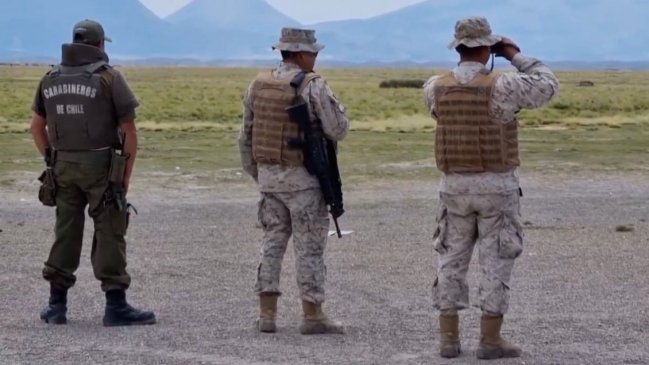 Ejército detuvo a sujeto que cruzaba la frontera con artefacto explosivo en Colchane