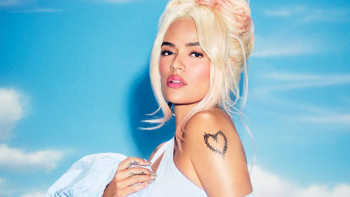 Karol G es reconocida como la Mujer del Año en los Billboard femeninos 2024