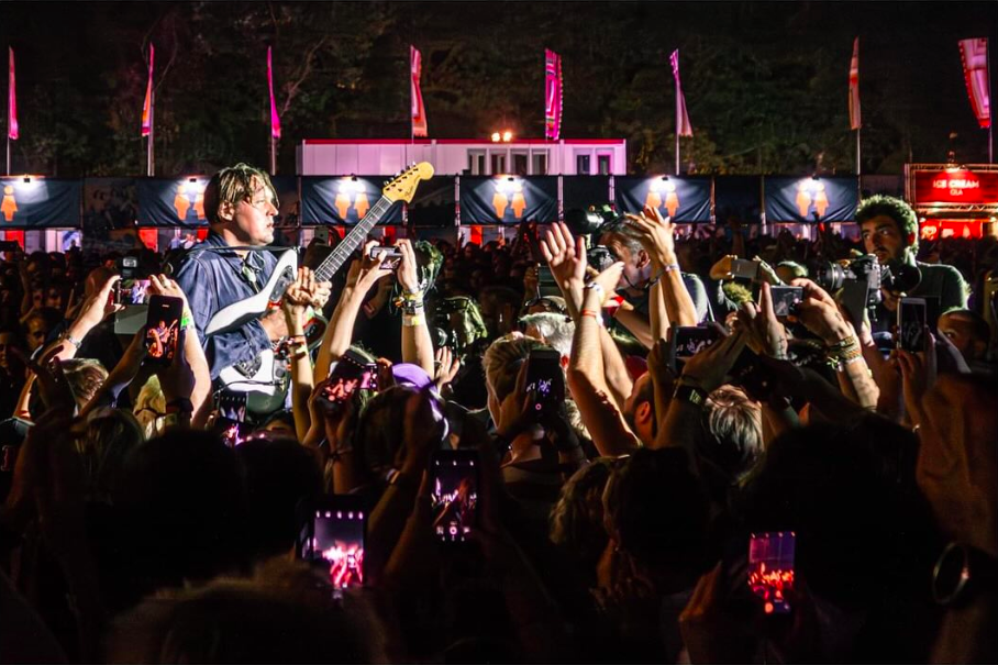 Facebook Arcade Fire