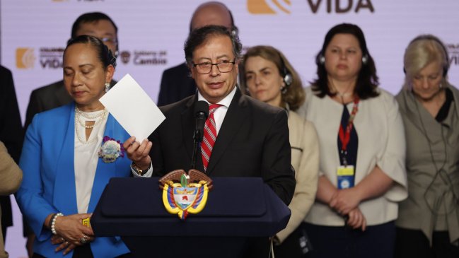 Petro acusa a la prensa de usar falsedades en una 