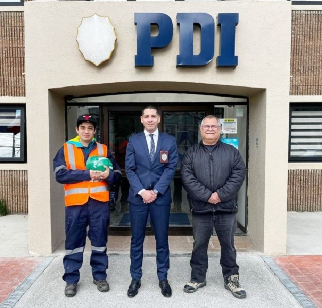 Trabajador de la basura devolvió bolso con 27 millones de pesos