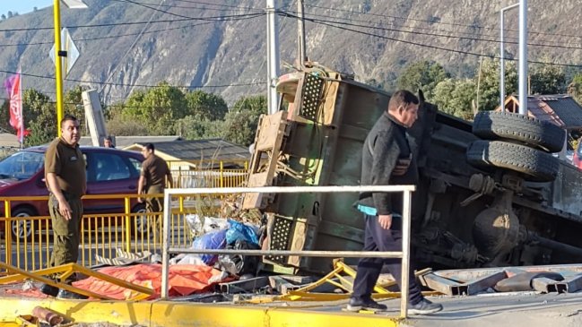 Accidente de tránsito en Valparaíso dejó un fallecido y cuatro lesionados