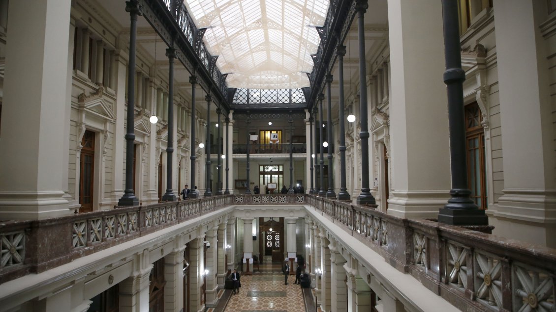 Corte Suprema dejó sin efecto la compra de 22 vehículos Lexus