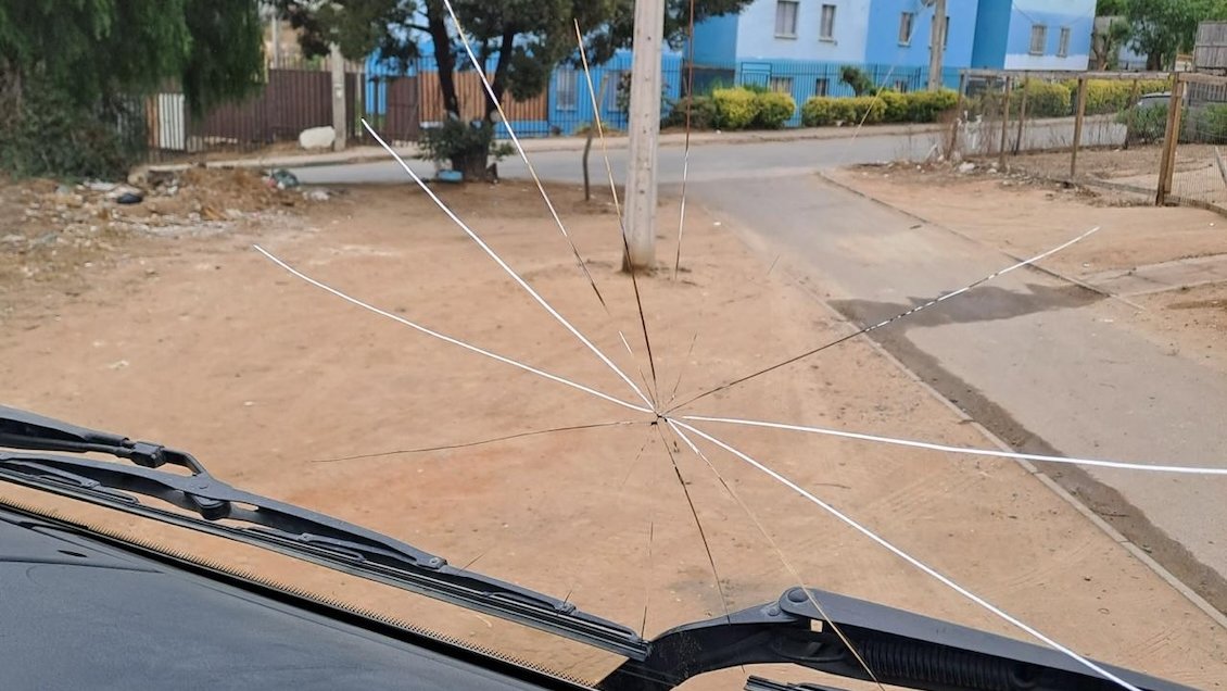 Valparaíso: Carro de Bomberos fue apedreado mientras iba a combatir un incendio