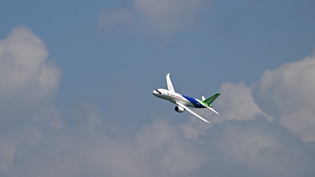 Avión chino C919 realizó vuelo de prueba en Singapur